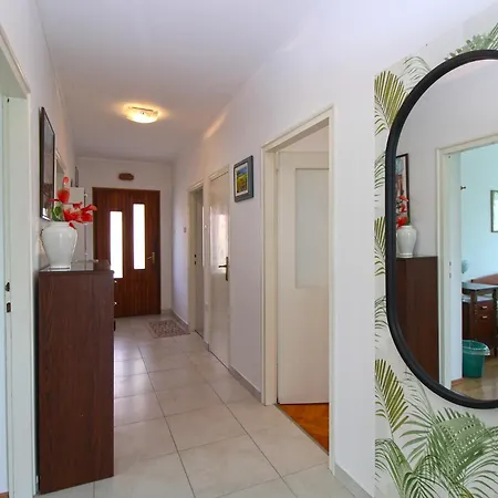 Lägenhet Viktorija 1828