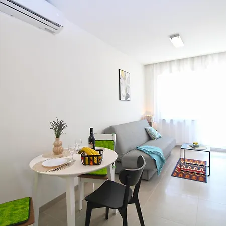 Viktorija 1828 * Pula