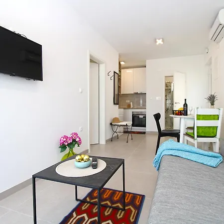 Lägenhet Viktorija 1828