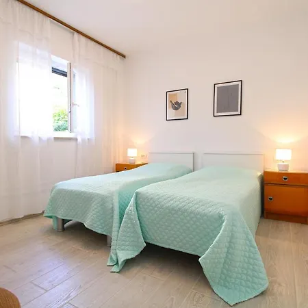 Apartment Viktorija 1828
