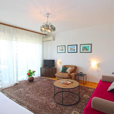 Viktorija 1828 Apartment