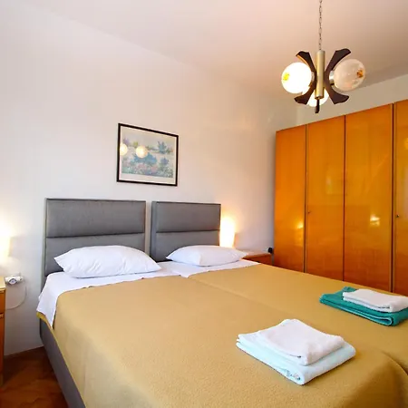 Apartment Viktorija 1828