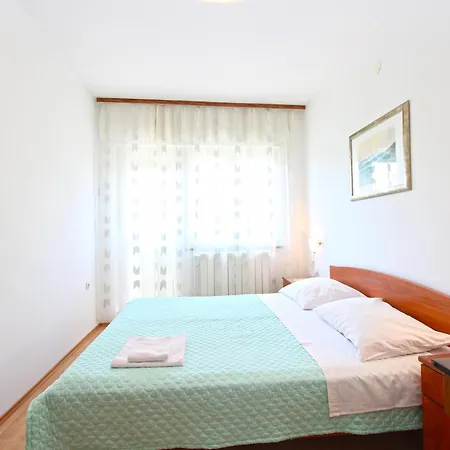 Apartment Viktorija 1828 *
