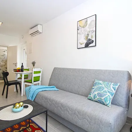 Apartman Viktorija 1828 Póla