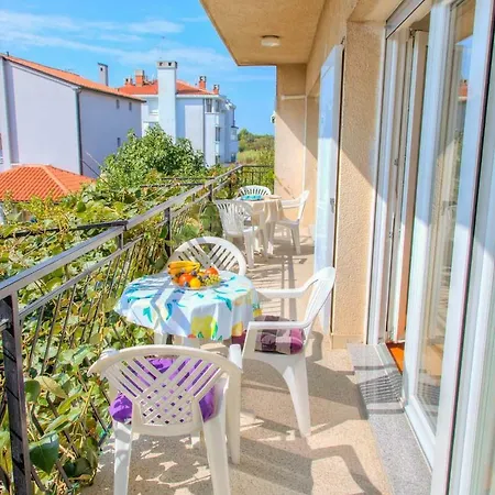 Viktorija 1828 Apartment
