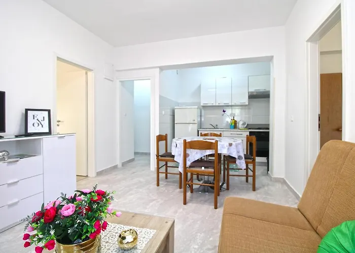 Viktorija 1828 * Pula